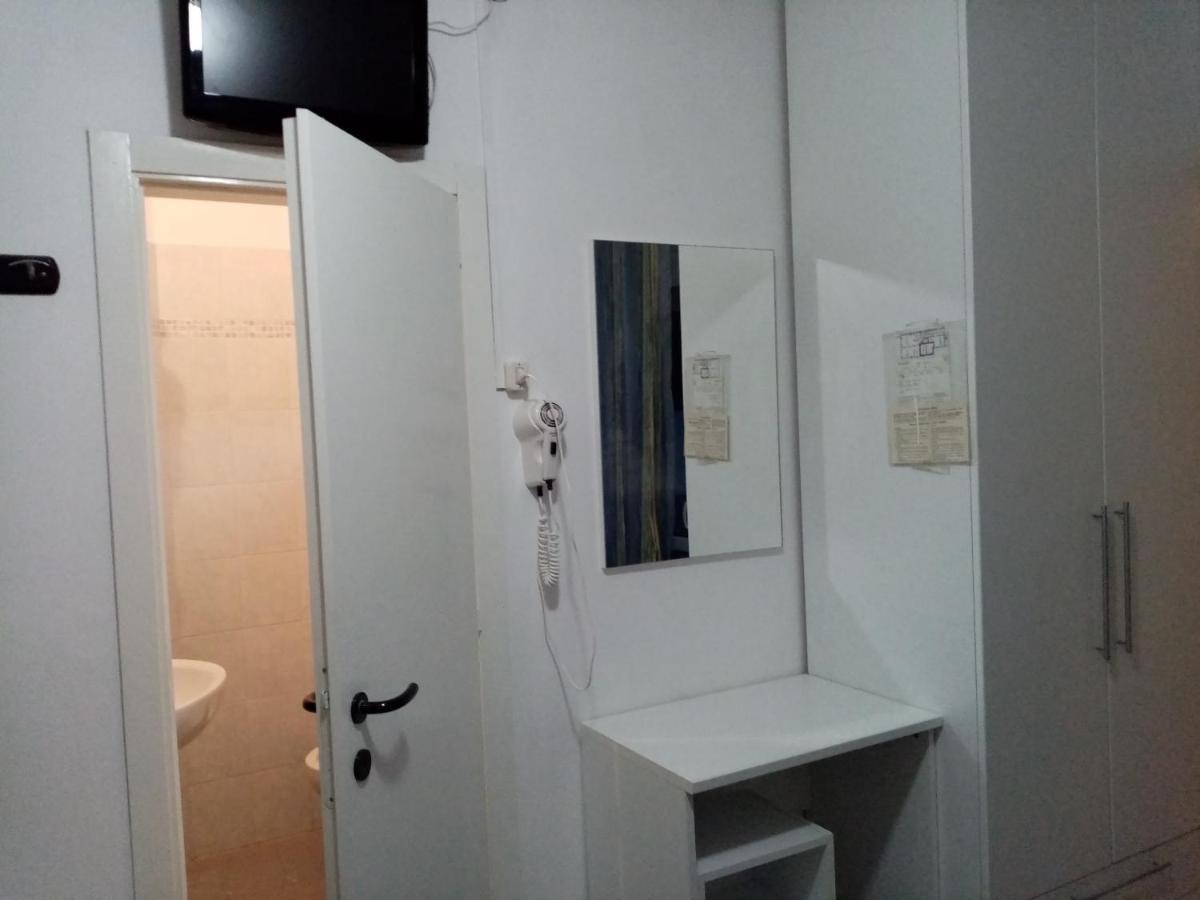 New Prophet Bed and Breakfast Cattolica Exteriör bild