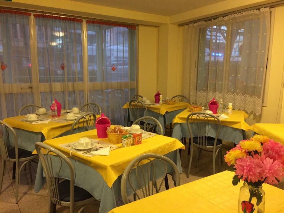New Prophet Bed and Breakfast Cattolica Exteriör bild