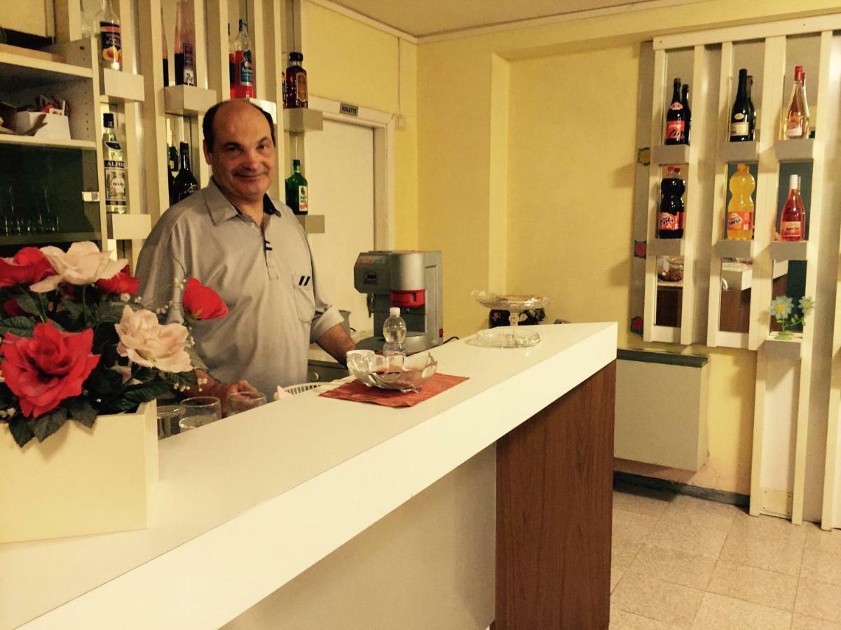 New Prophet Bed and Breakfast Cattolica Exteriör bild
