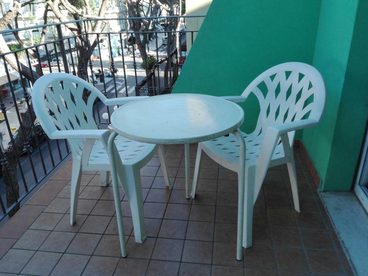 New Prophet Bed and Breakfast Cattolica Exteriör bild