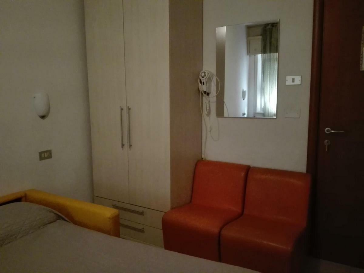 New Prophet Bed and Breakfast Cattolica Exteriör bild