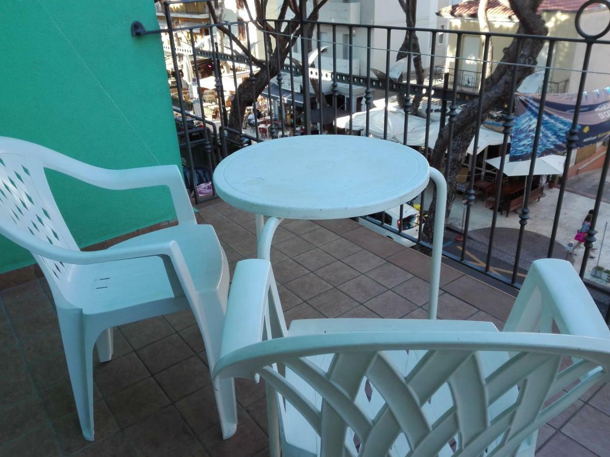 New Prophet Bed and Breakfast Cattolica Exteriör bild